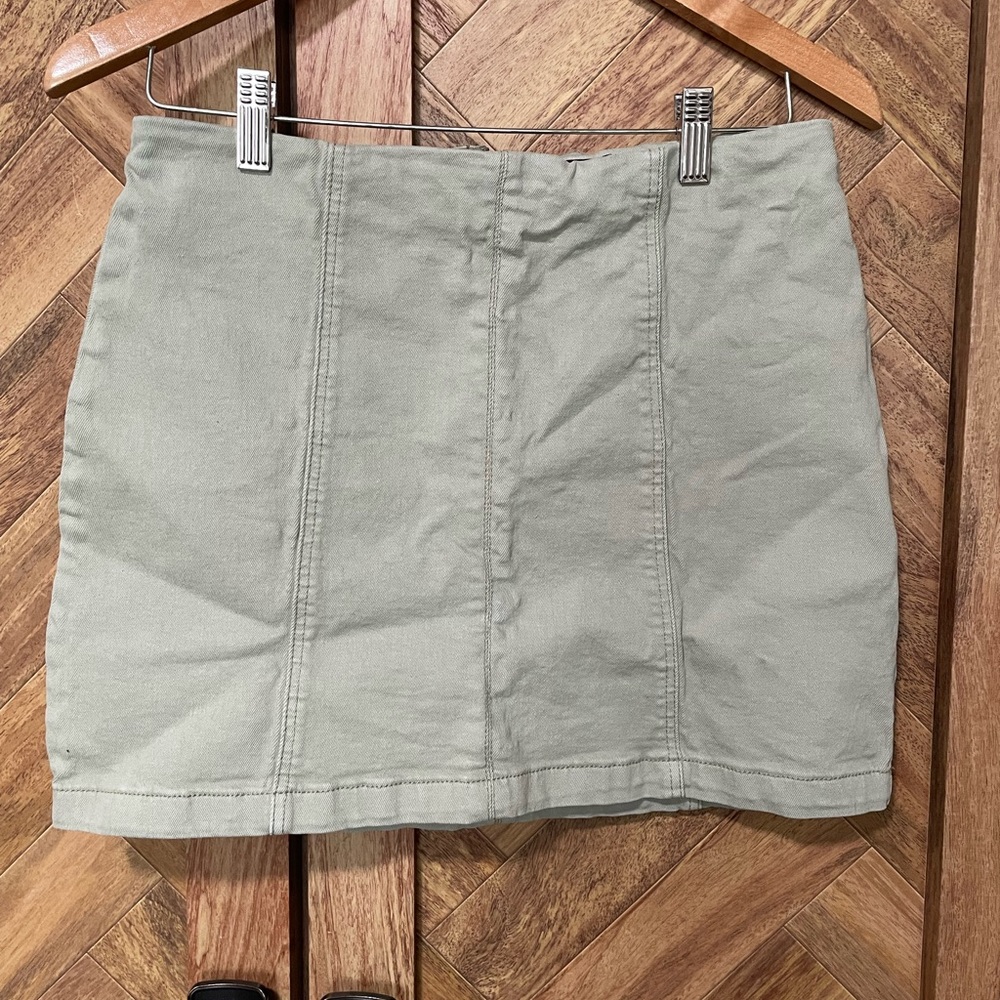 Lira Green Mini Pencil Skirt Casual